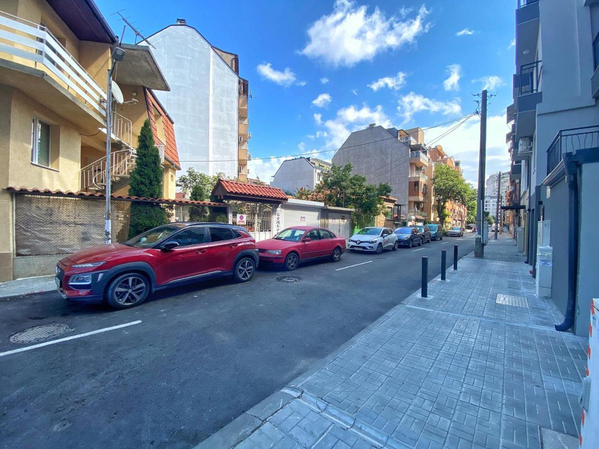 Emma'S Sweet Apartment - Close To Varna Centre 外观 照片