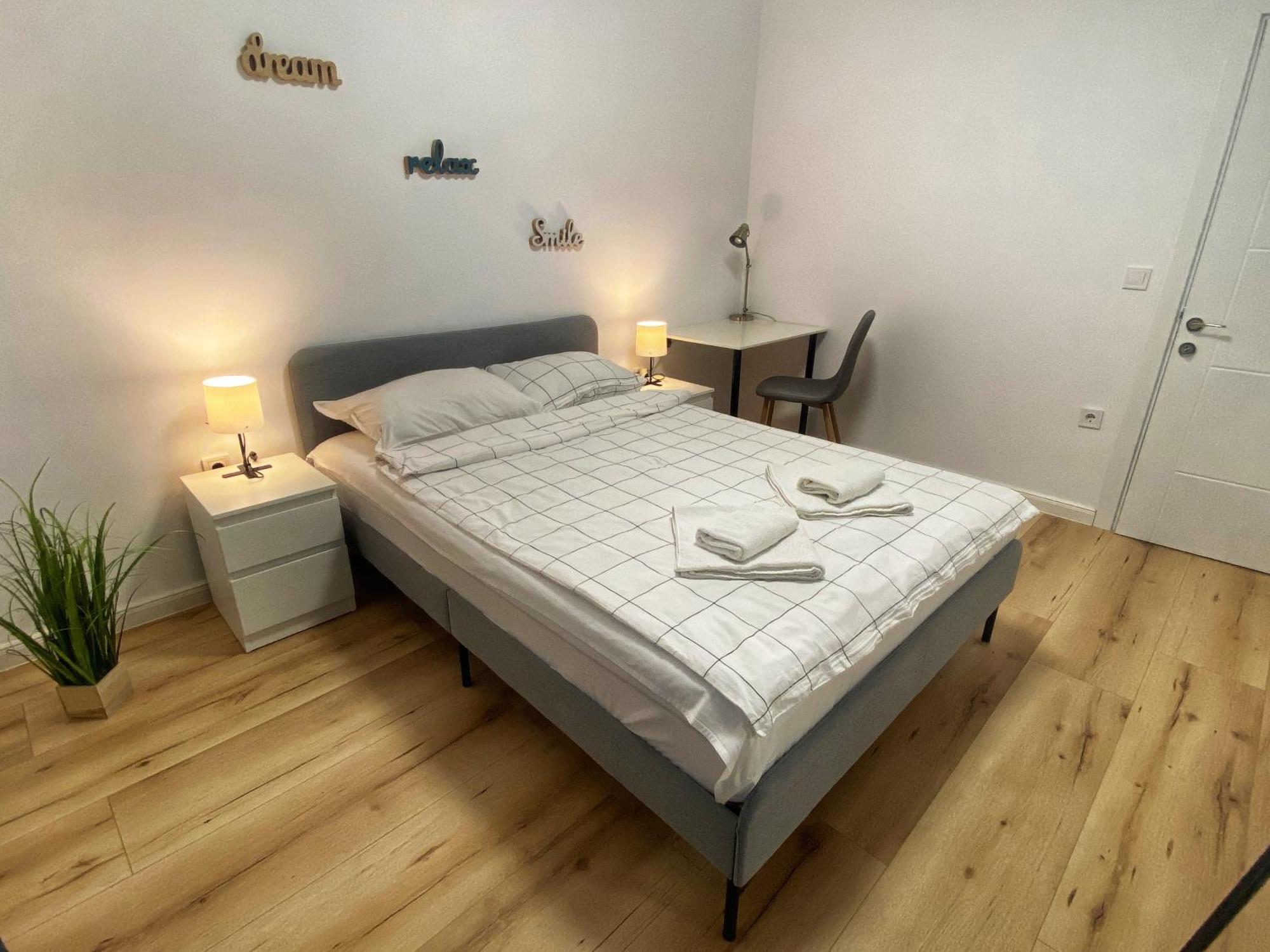 Emma'S Sweet Apartment - Close To Varna Centre 外观 照片